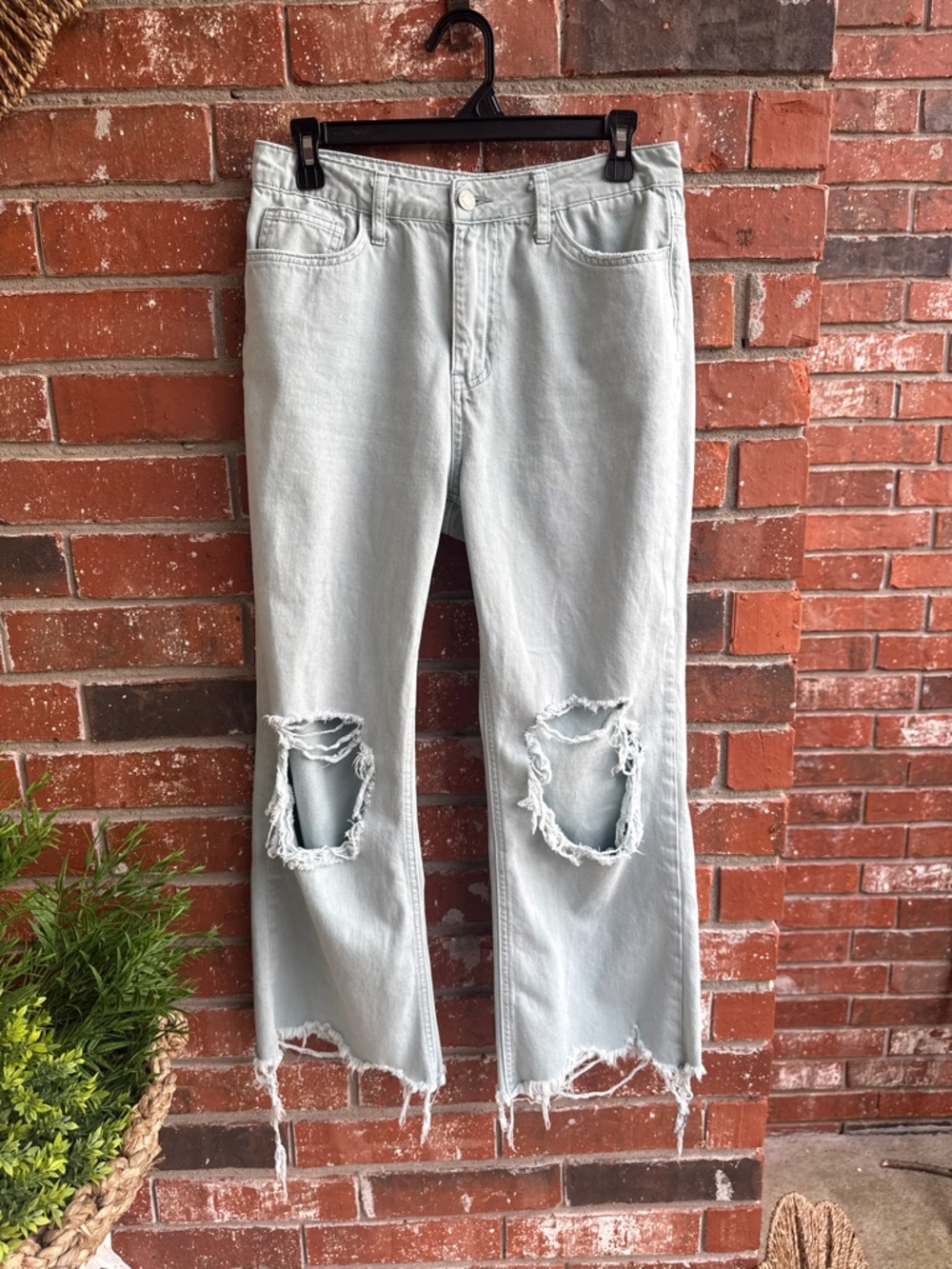 Vervet Mint Distressed Women’s Jeans - Casual Ripped Knee Design